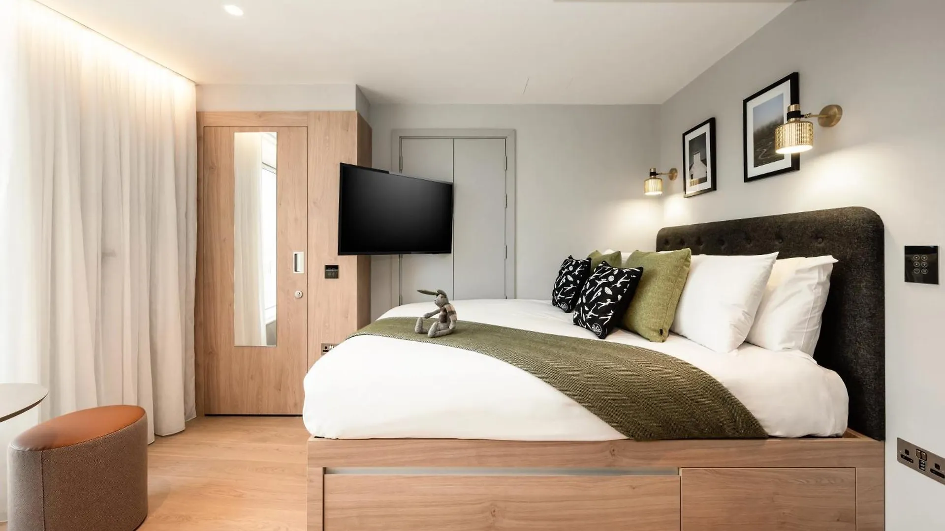 Wilde Aparthotels London Aldgate Tower Bridge 4*,  イギリス