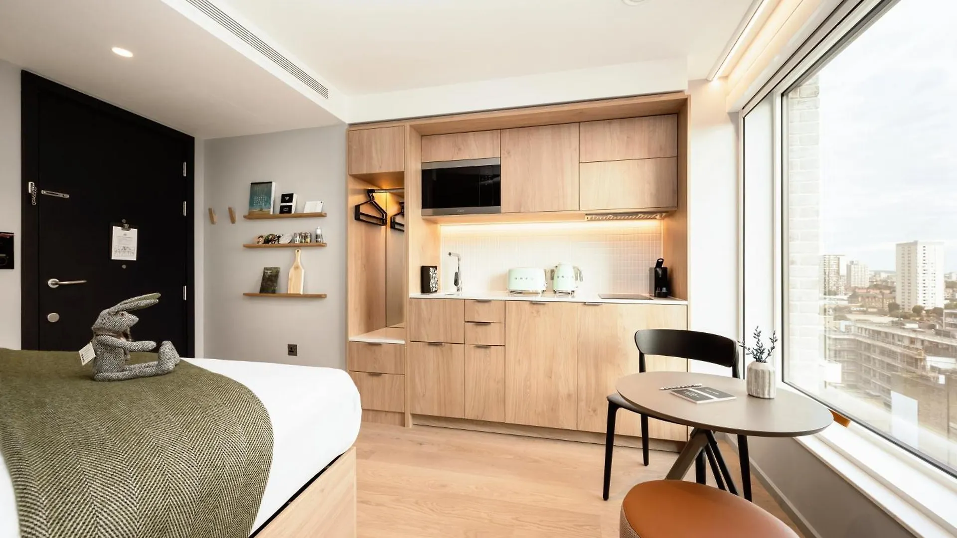 Wilde Aparthotels London Aldgate Tower Bridge 4*,